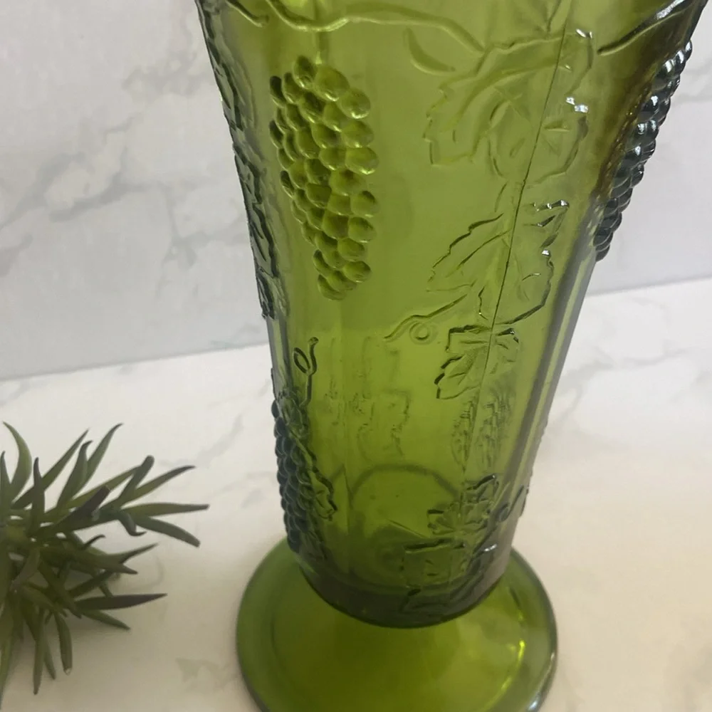 Vintage Indiana Glass Green Grape Vine Embossed Pedestal Glass Vase Home Decor